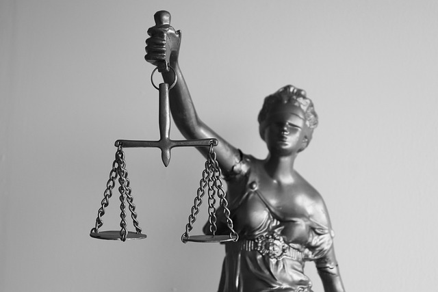 Devenir avocat : les formations et qualifications nécessaires