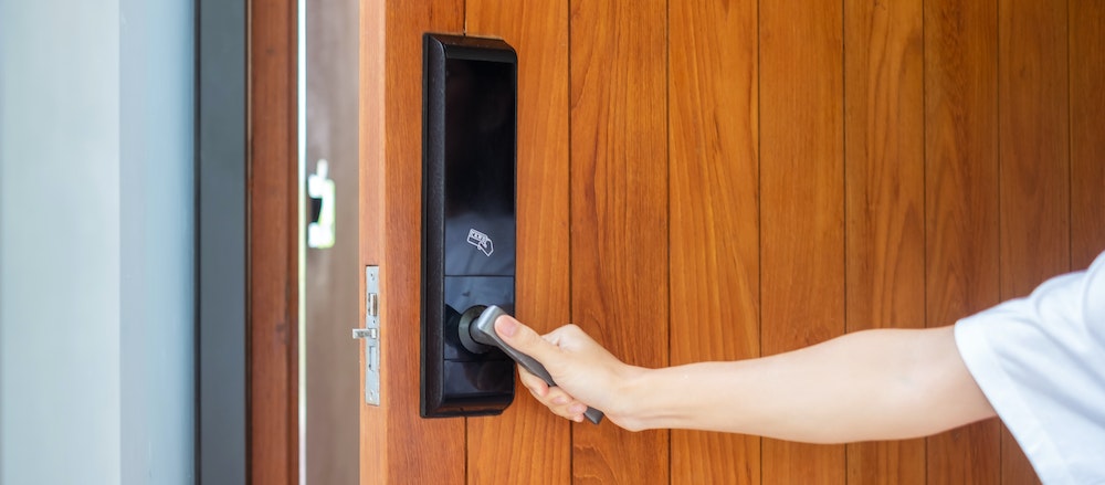 Les règles de sécurité à respecter pour les locations Airbnb dans les zones à risques de pollution