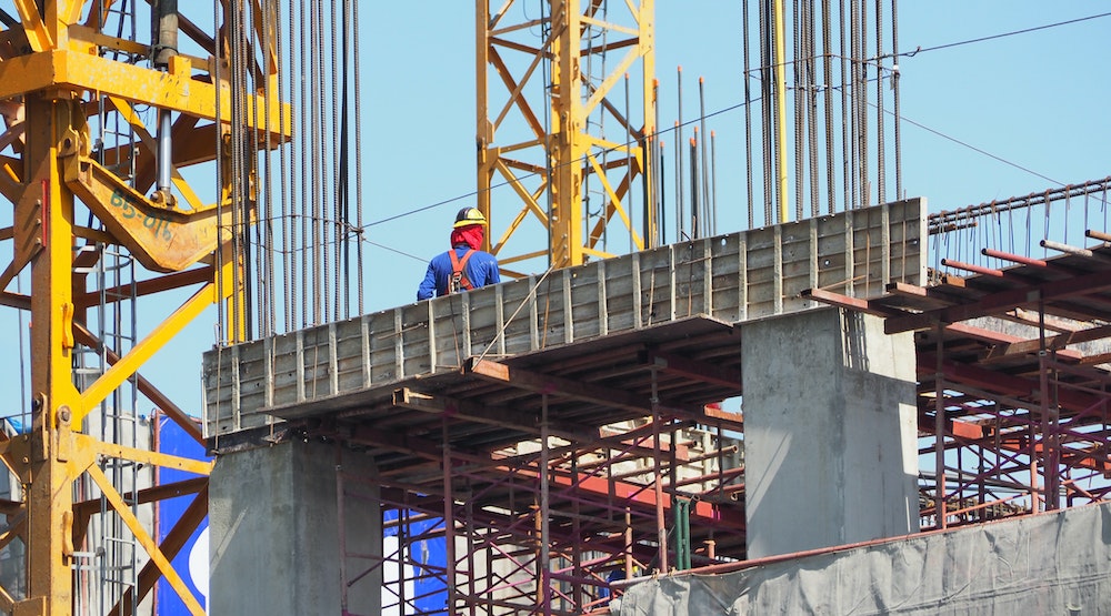 La responsabilité juridique du respect des informations sur le panneau de chantier