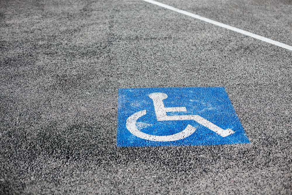 Contrat AESH et élèves en situation de handicap avec troubles visuels : quelles obligations pour l'employeur ?