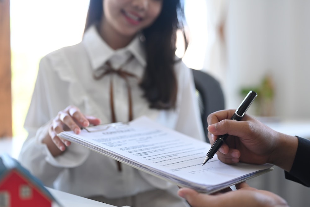 Comprendre les subtilités du Contrat de Bail Commercial: Une approche juridique