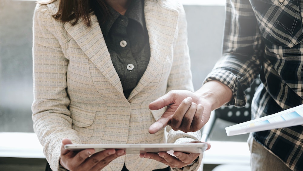 La loi Hoguet et l'estimation immobilière : un cadre réglementaire essentiel pour les professionnels de l'immobilier
