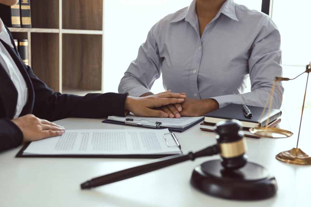 Porter plainte pour diffamation: comprendre et agir efficacement