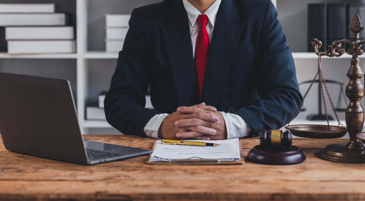 Le Dol en Droit des Contrats : Comprendre et Agir