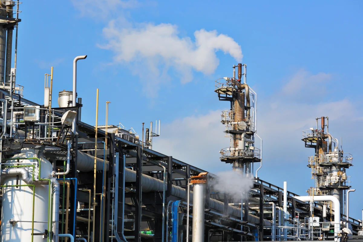Conformité des tubes radiants à gaz : Enjeux juridiques et réglementaires pour une performance optimale