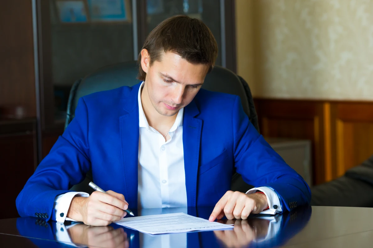 Les contrats intelligents et leur reconnaissance juridique : enjeux et perspectives