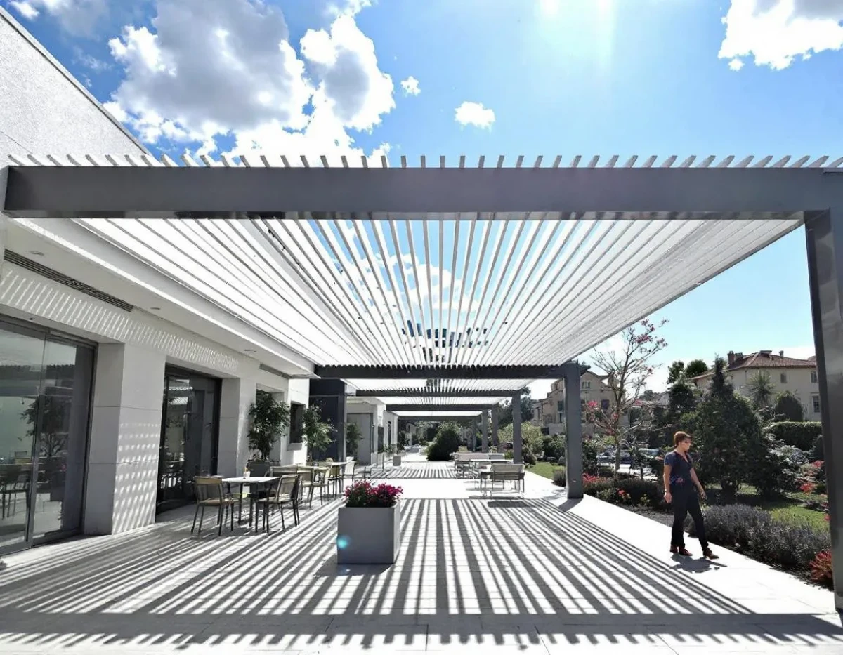 La Pergola face à la Garantie de Parfait Achèvement : Enjeux et Protections Juridiques